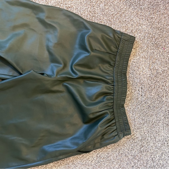 Bohme Vegan Leather Olive Green Cropped wide Leg Pants. Elastic waist with zip. - Picture 5 of 15